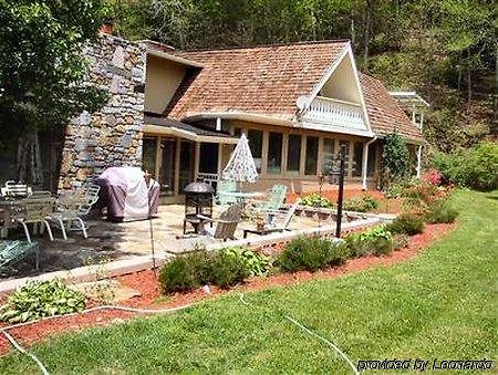 Rock Laurel Bed And Breakfast Candler 外观 照片